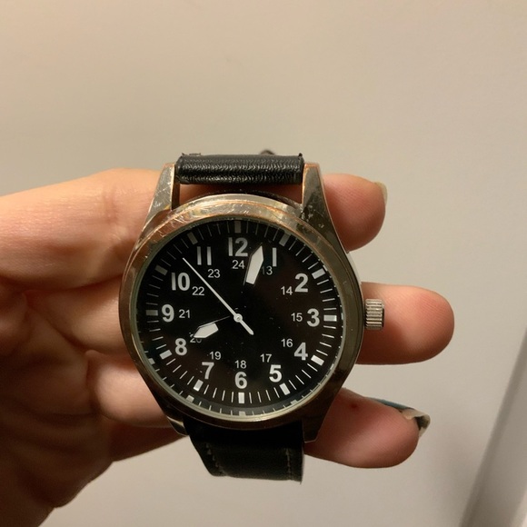 TCK Men’s Wrist Watch Working Order Silver Leather Band - Picture 2 of 12